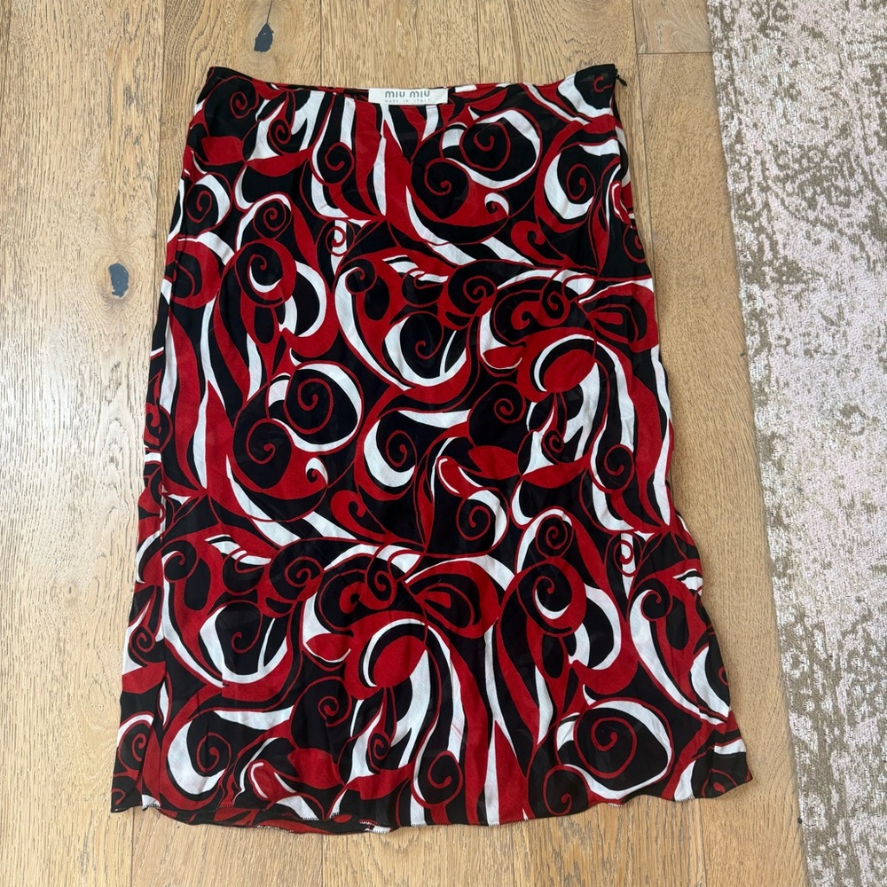 Miu Miu A/W 2000 Runway Vintage Red & Black Printed Skirt
